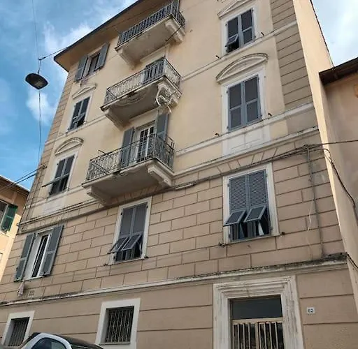 Oldoini - La Spezia, Near Cinque Terre アパート *